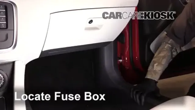 2018 Mercedes-Benz CLA250 4Matic 2.0L 4 Cyl. Turbo Fuse (Interior) Check